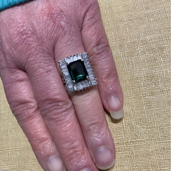 Farrah Fawcett Collection Emerald Green & Clear CZ Sterling Cocktail Ring sz 7 - Picture 7 of 11